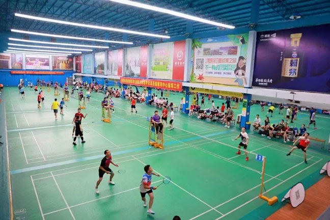 大型羽毛球館區域降溫，應用蒸發冷省電空調立式管道機組